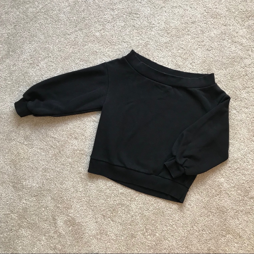 Off the shoulder sweater/sweatshirt